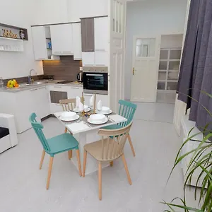  Apartment Boutique Jokai - In The Center