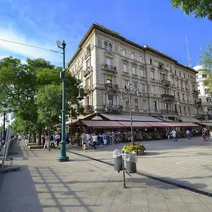  Apartment Vigado Square Panorama