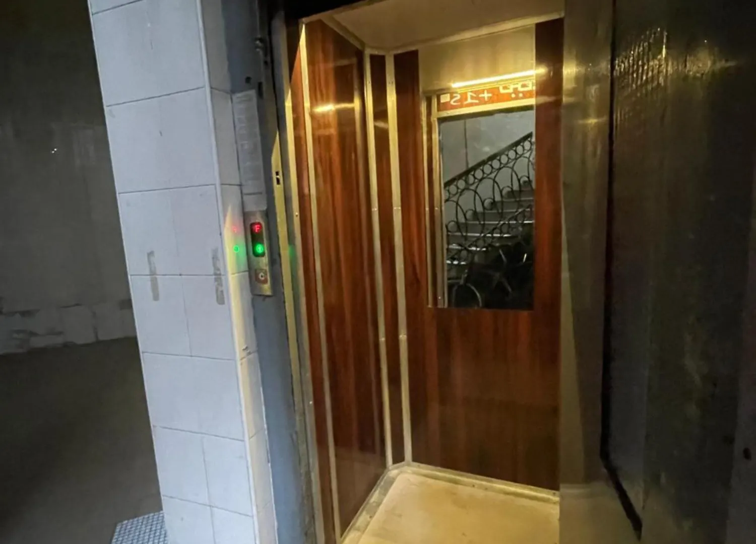 Amber Pearl Apartment 2 Rooms And 2 Bathrooms At Kalvin Square Budapest Hungary