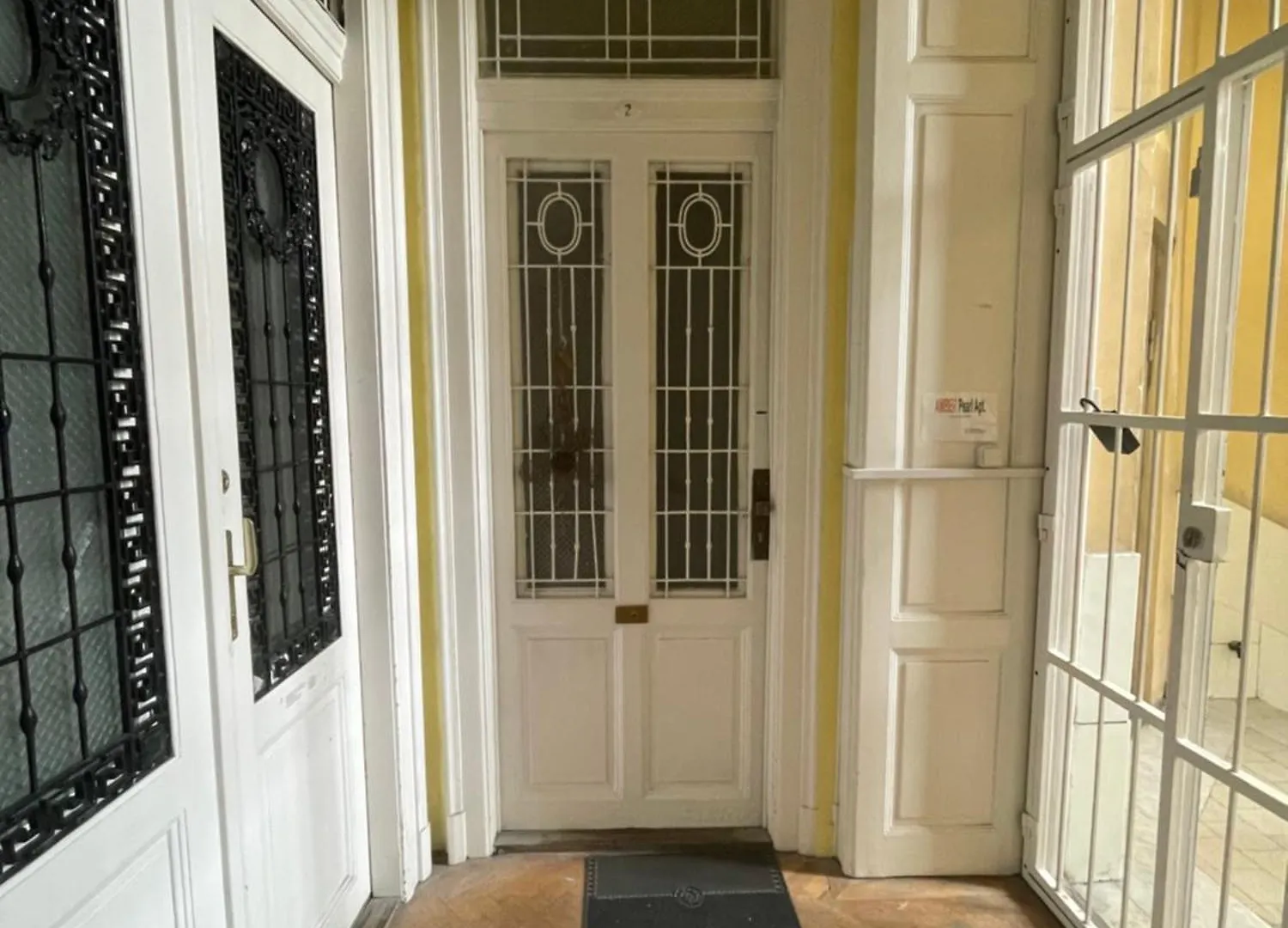 Amber Pearl Apartment 2 Rooms And 2 Bathrooms At Kalvin Square Budapest
