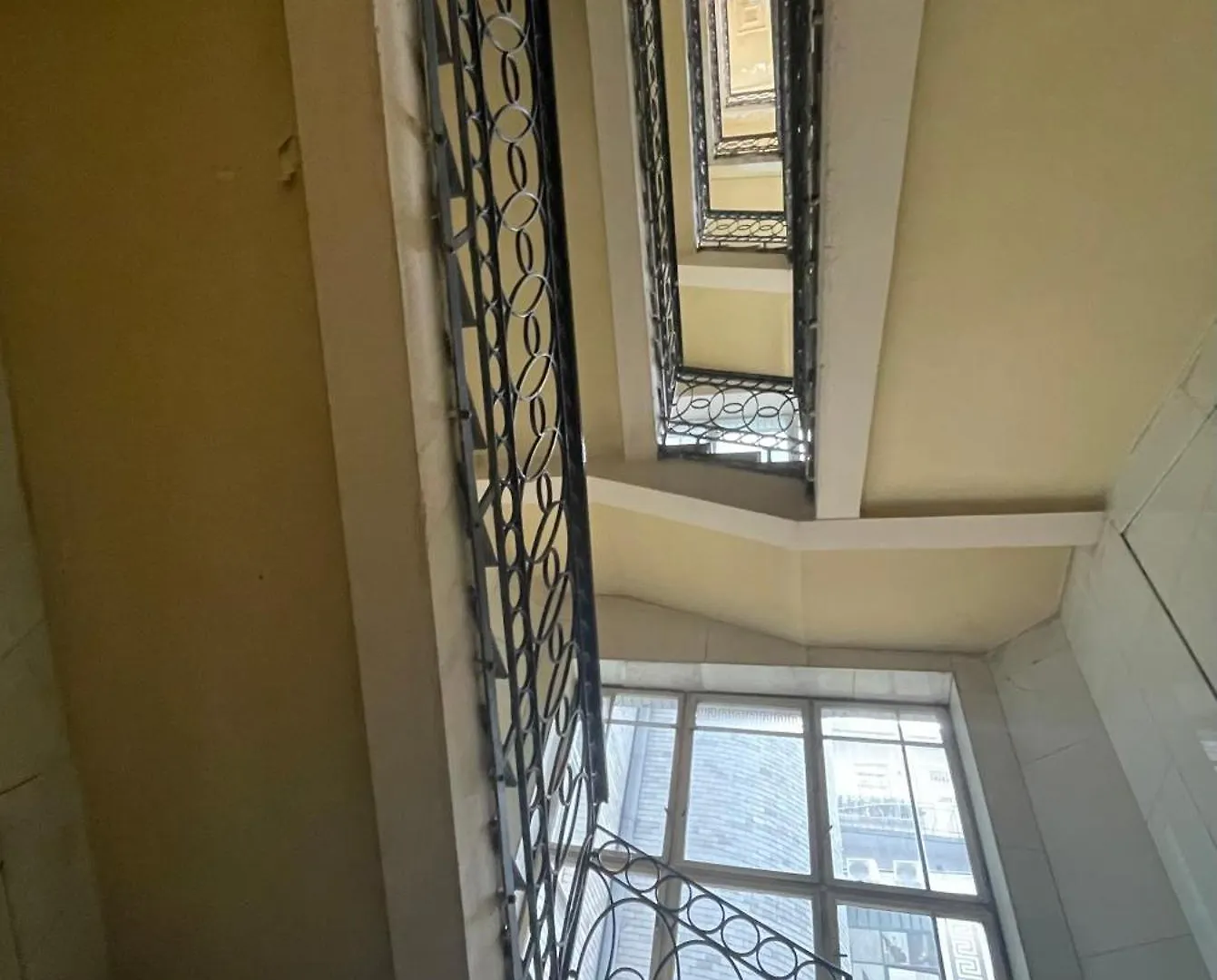 Amber Pearl Apartment 2 Rooms And 2 Bathrooms At Kalvin Square Budapest Hungary
