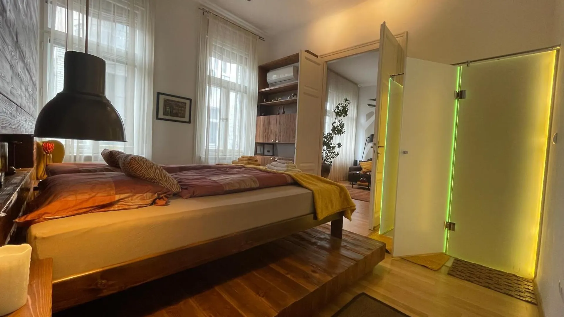 Amber Pearl Apartment 2 Rooms And 2 Bathrooms At Kalvin Square Budapest