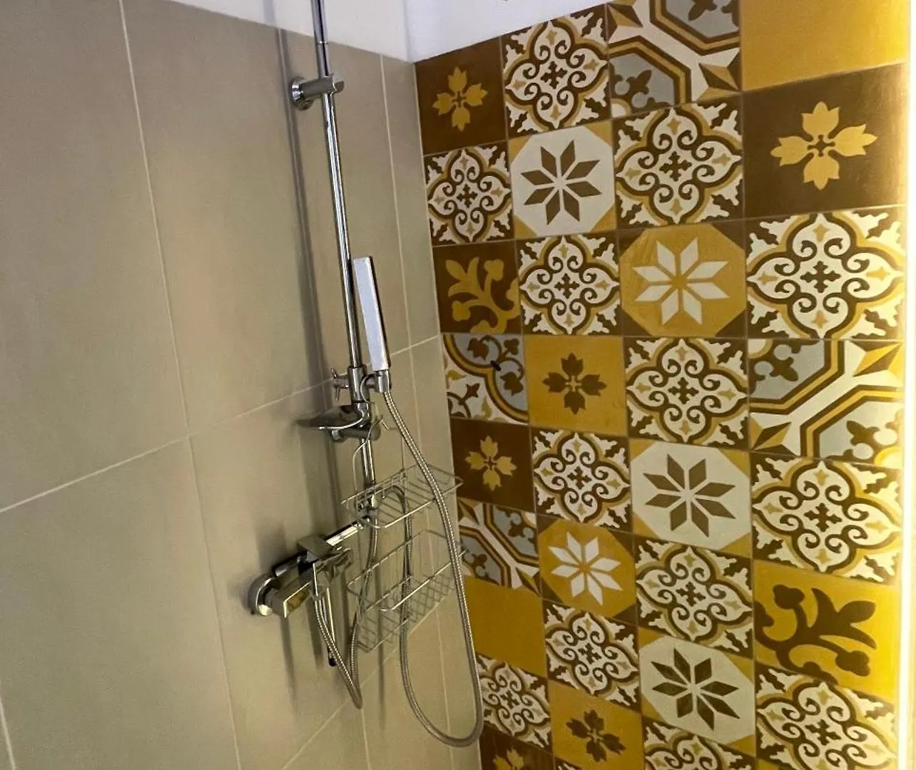 Amber Pearl Apartment 2 Rooms And 2 Bathrooms At Kalvin Square Budapest Hungary
